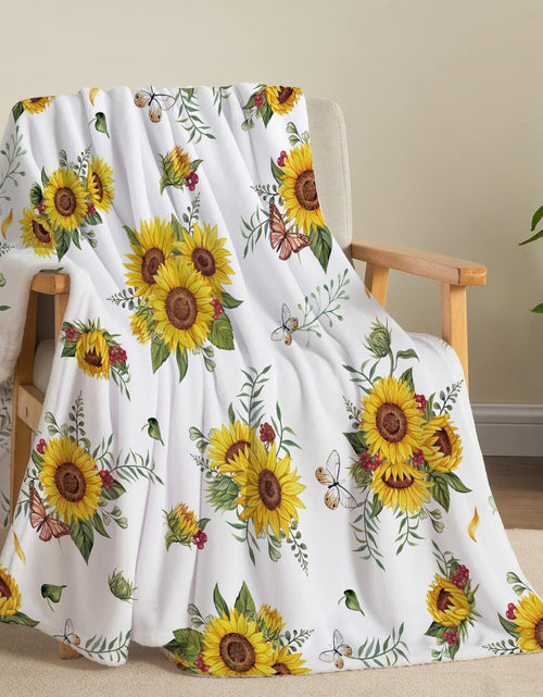 Load image into Gallery viewer, Sunflower Butterfly Throw Blanket Super Soft Flannel Throw Blanket Lightweight, 50&quot;X60&quot;
