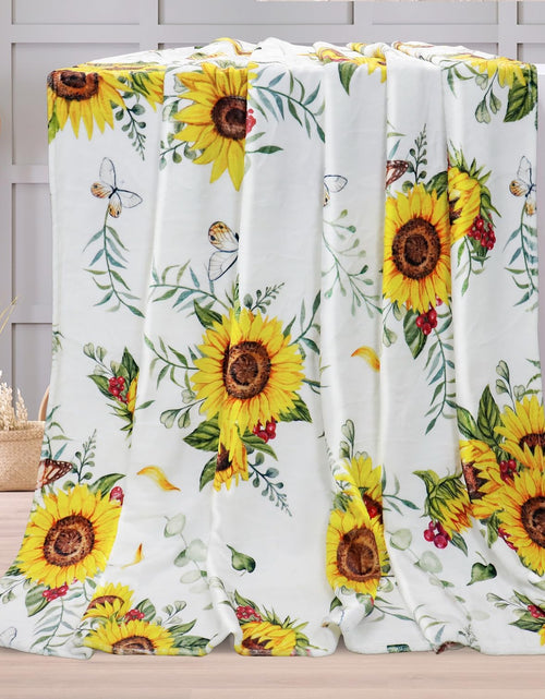 Load image into Gallery viewer, Sunflower Butterfly Throw Blanket Super Soft Flannel Throw Blanket Lightweight, 50&quot;X60&quot;
