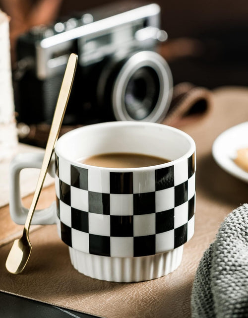 Load image into Gallery viewer, Stackable Coffee Mug Set of 4 with Rack 11 oz Tea Cup Set with Little Spoon (Black &amp; White Pattern)
